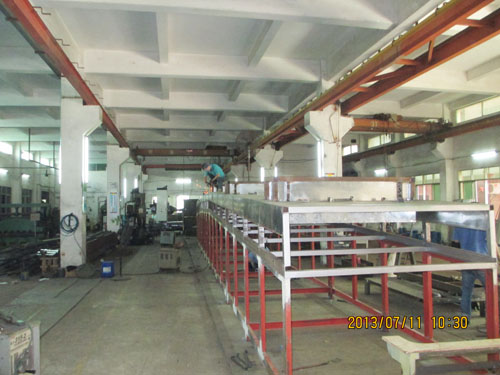 復(fù)合機(jī)組裝車(chē)間