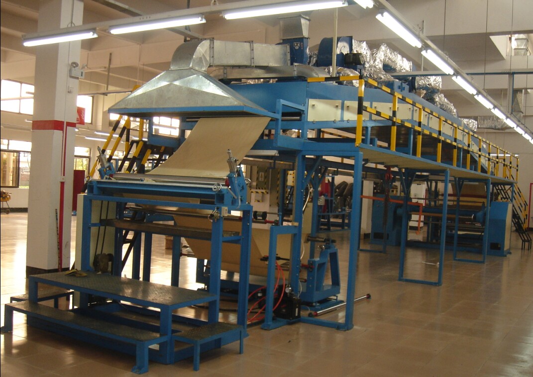 賜昌鞋廠現(xiàn)場不干膠自粘機(jī)、鞋材貼合機(jī)、強(qiáng)力膠貼合機(jī)、布料貼合機(jī)、泡綿貼合機(jī)、EVA貼合機(jī)